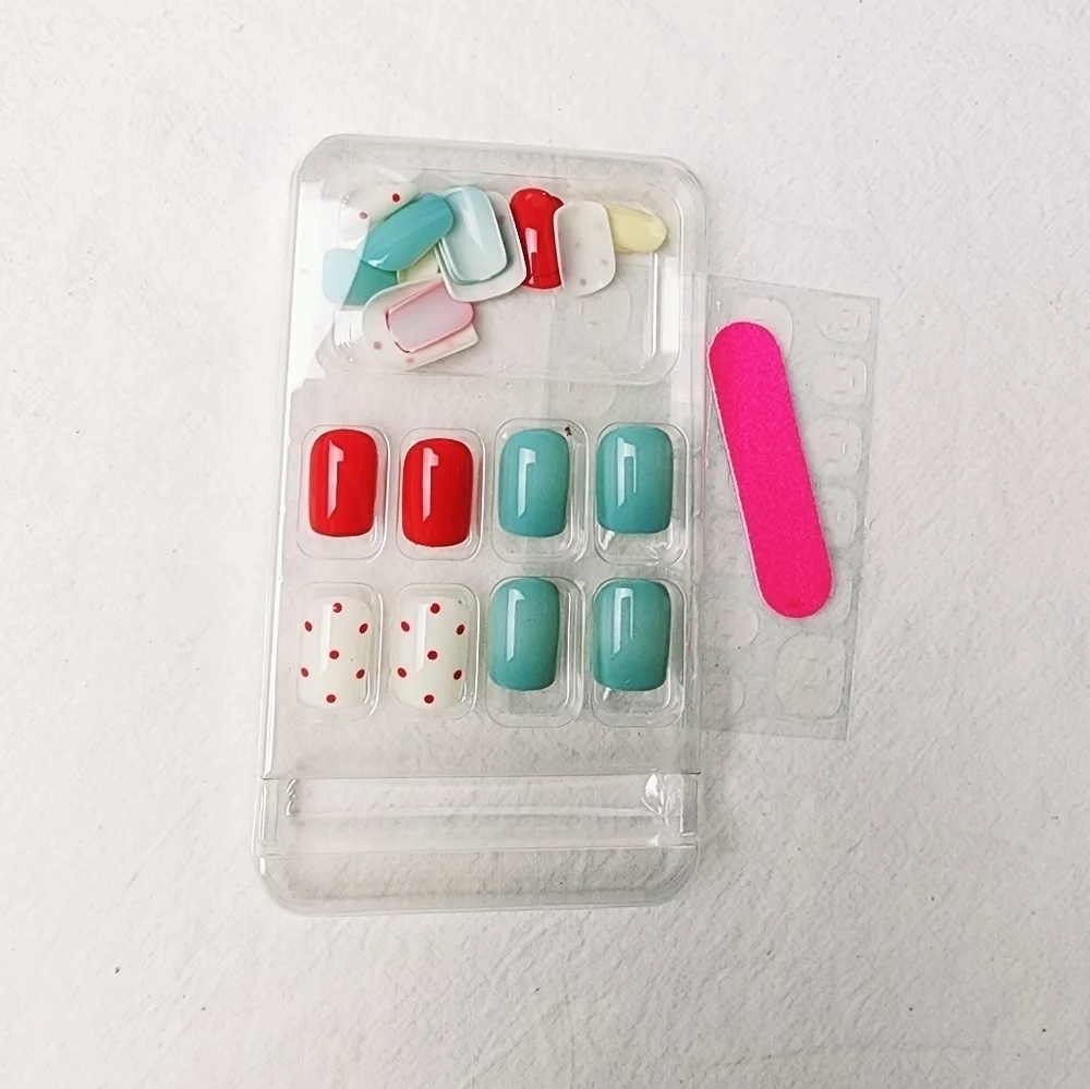 24 Pieces Fake Press On Nails